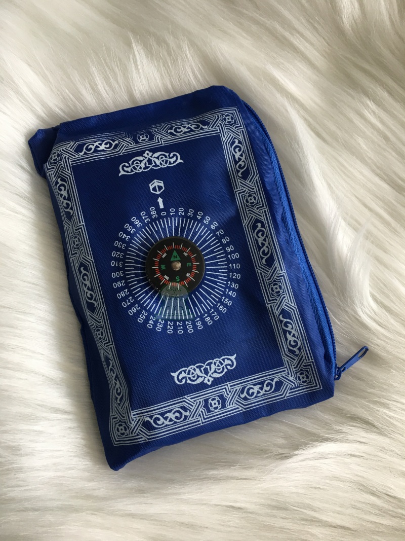 KAV | Tapis de prière de poche | avec boussole | Sac de transport, en nylon  imperméable, facile à transporter - 60 x 100 cm (bleu)