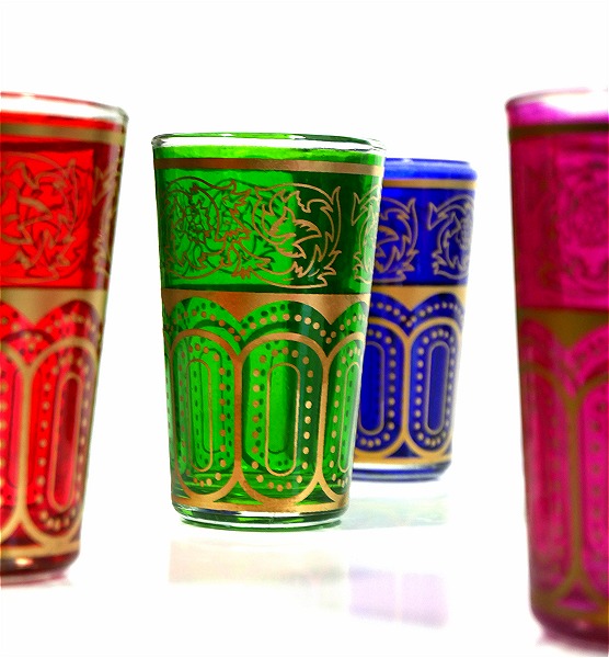 Verres à thé marocain CLASSIQUE colorés et ornés de motifs traditionnels  dorés (Pack de 6 verres)