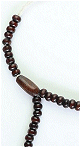Chapelet (Masbaha) a 99 perles en bois artisanal fait main couleur foncee (18 cm)