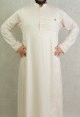 Qamis homme classique de qualite superieure avec tissu legerement satine couleur blanc casse