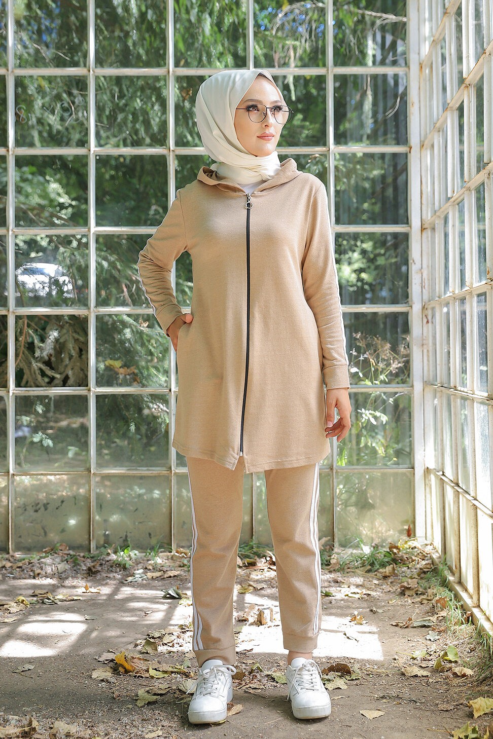 Ensemble Sport Veste et pantalon - Survêtement pour femme musulmane -  Couleur Camel - Prêt à porter et accessoires sur