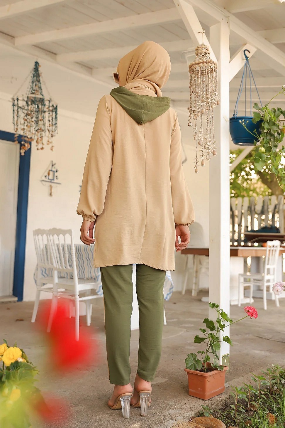 Ensemble casual tunique à capuche et pantalon (Mode Musulmane Femme voilée)  - Couleur beige et kaki - Prêt à porter et accessoires sur