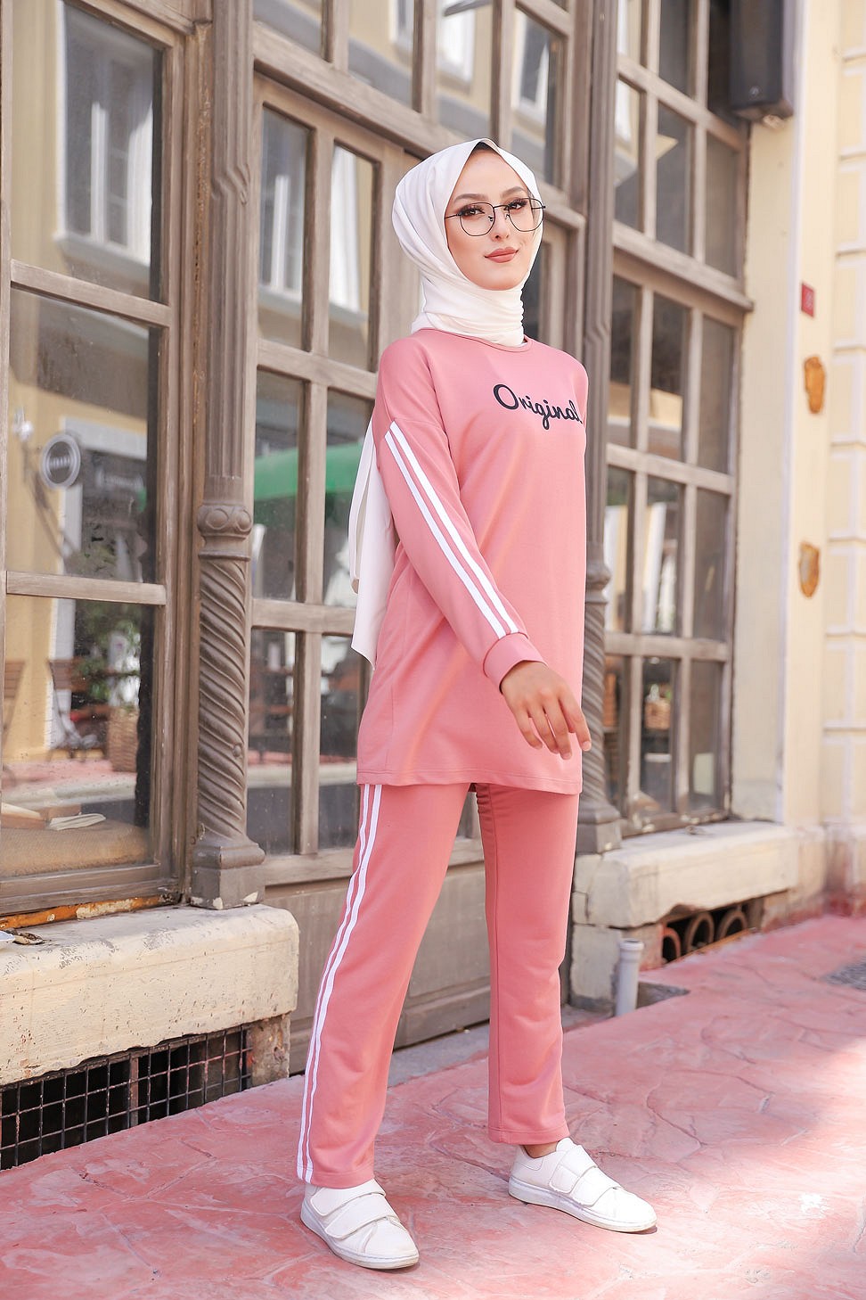 Survêtement femme (Tenue Décontractée et Sport pour Hijab) - Couleur noir  et rose