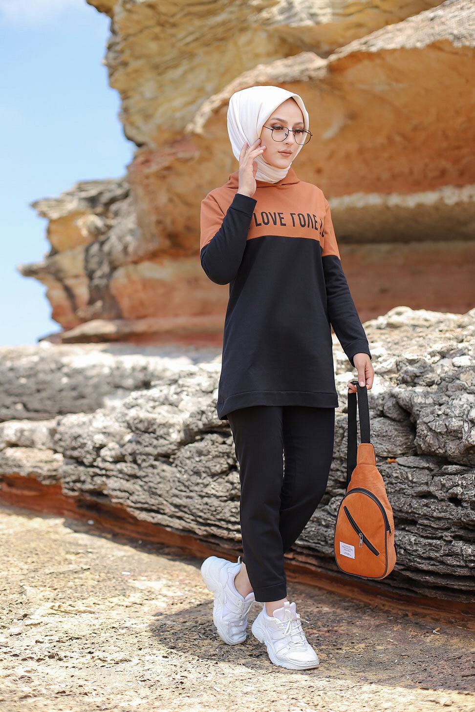 Ensemble survêtement - Tenue pour femme voilée (Hijab sport Turquie pas  cher) - Couleur gris