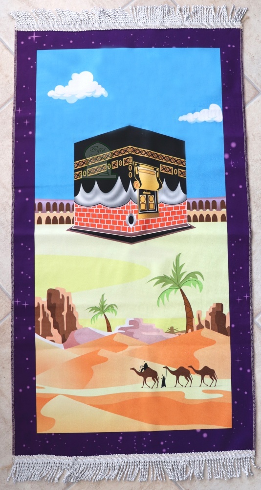 Tapis de prière musulman pour enfant et ado avec dessin Kaaba (Plusieurs  couleurs disponibles) - Illustration Kaba, désert, chameaux