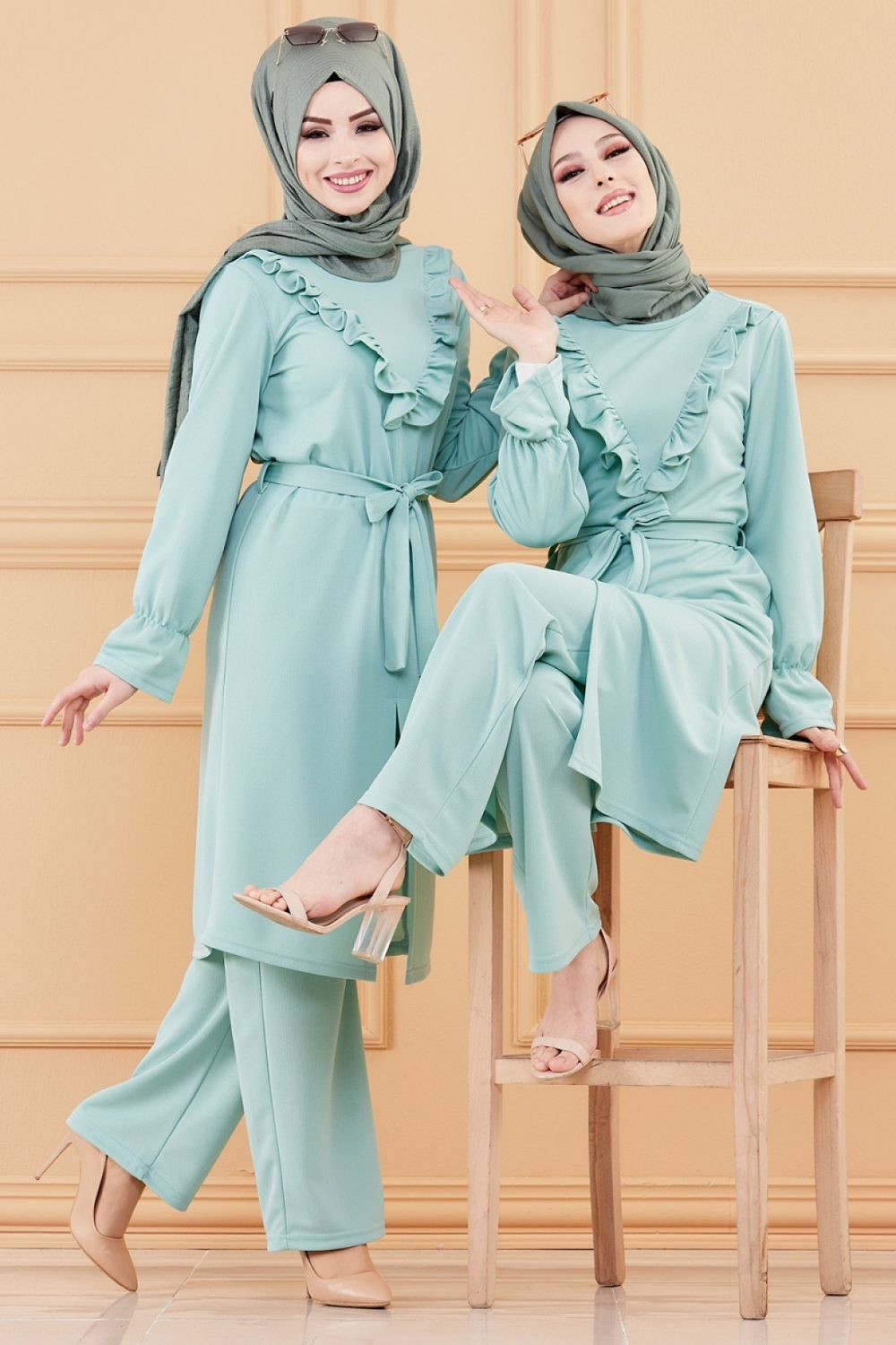Ensemble Deux Pièces Tunique et Pantalon - Style chic et moderne pour femme  - Couleur vert foncé