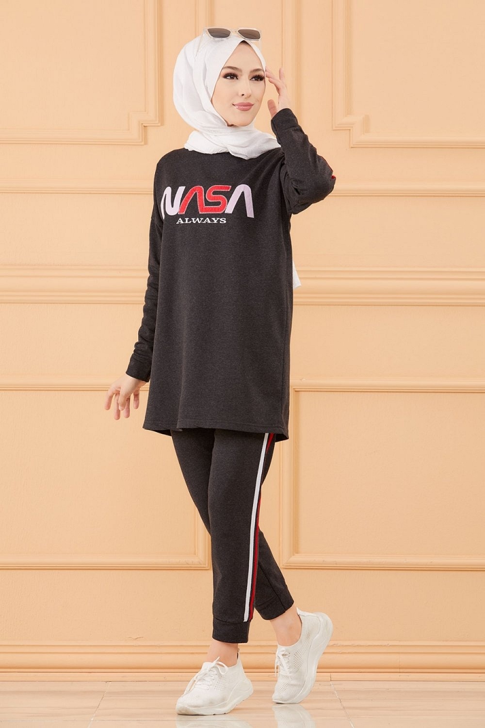 Ensemble jogging pour femme (Vetement sport hijab) - Couleur anthracite -  Prêt à porter et accessoires sur